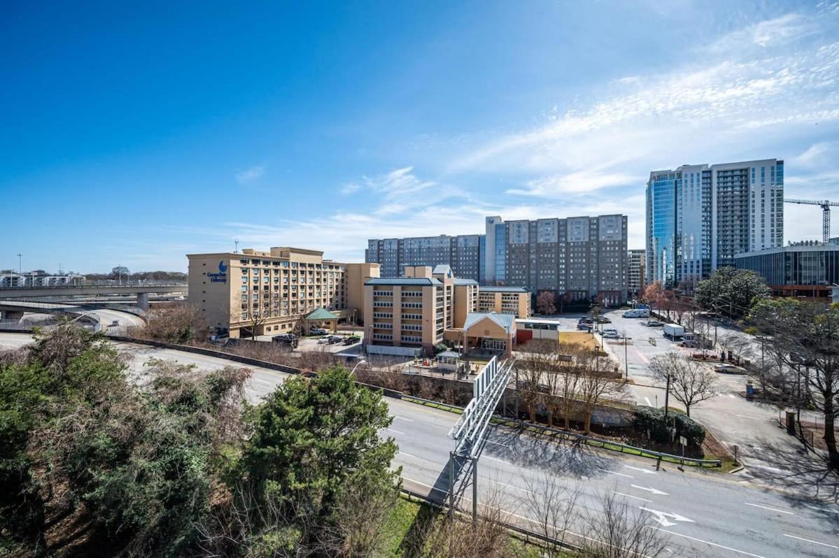 Holiday home Downtown Atlanta! Onsite Parking! 24 Concierge Lm908 *